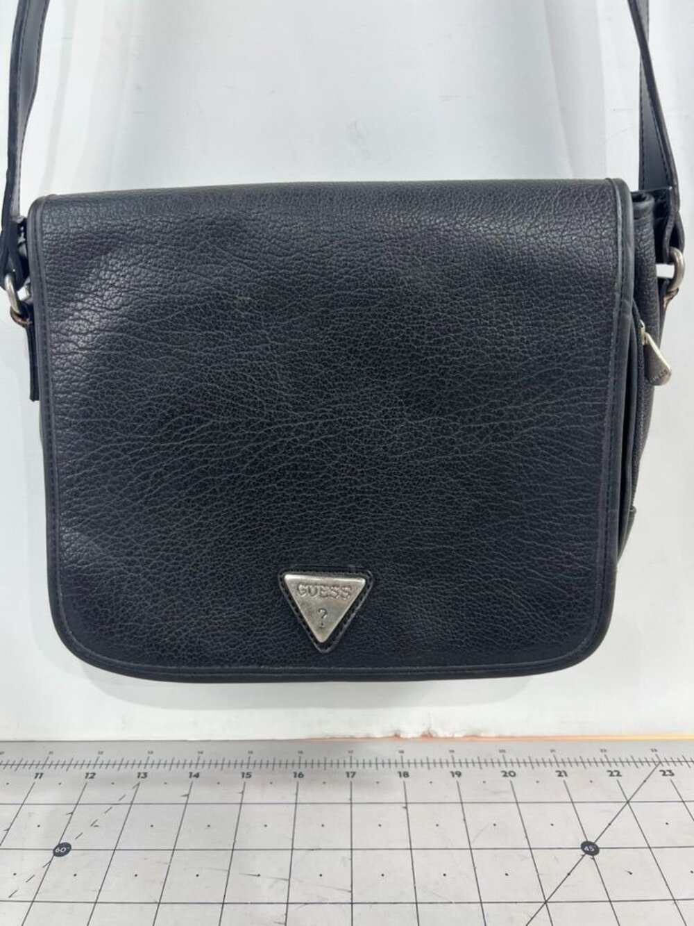 Guess Black Pebbled Leather Adjustable Crossbody Bag Magnetic Snap Closure - Picture 2 of 10